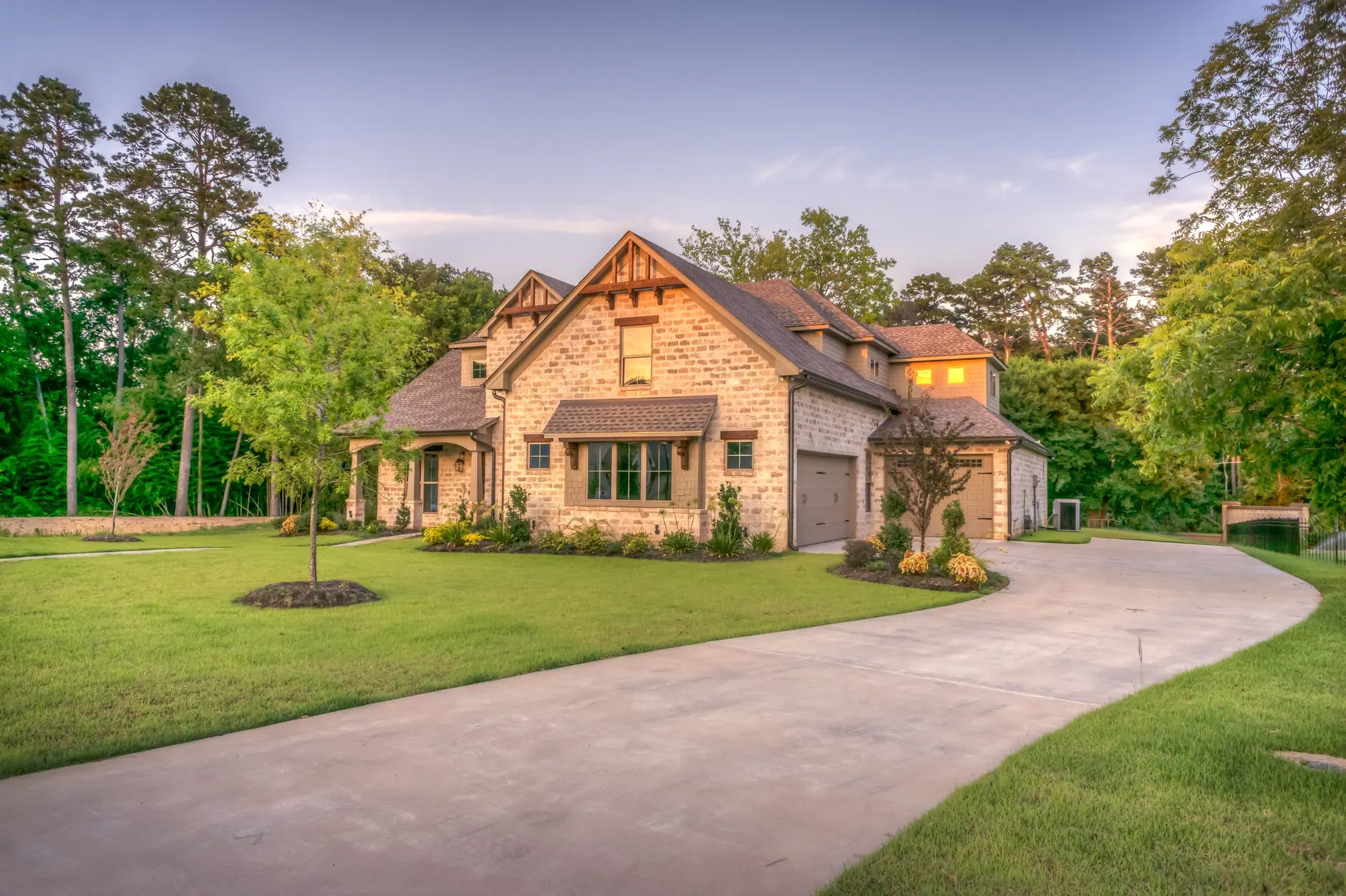 Hostuplift managed property with a bright bedroom and exterior views